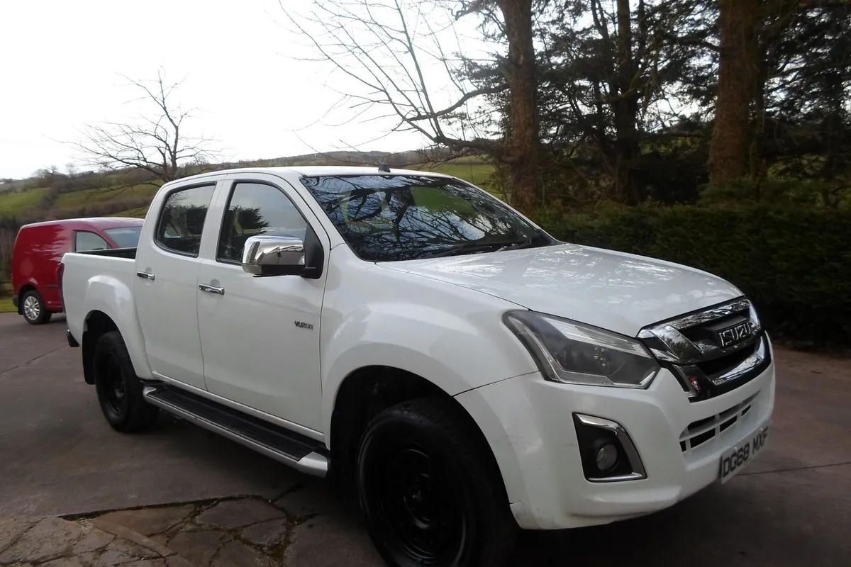 Isuzu D-Max 2018 - Image 1