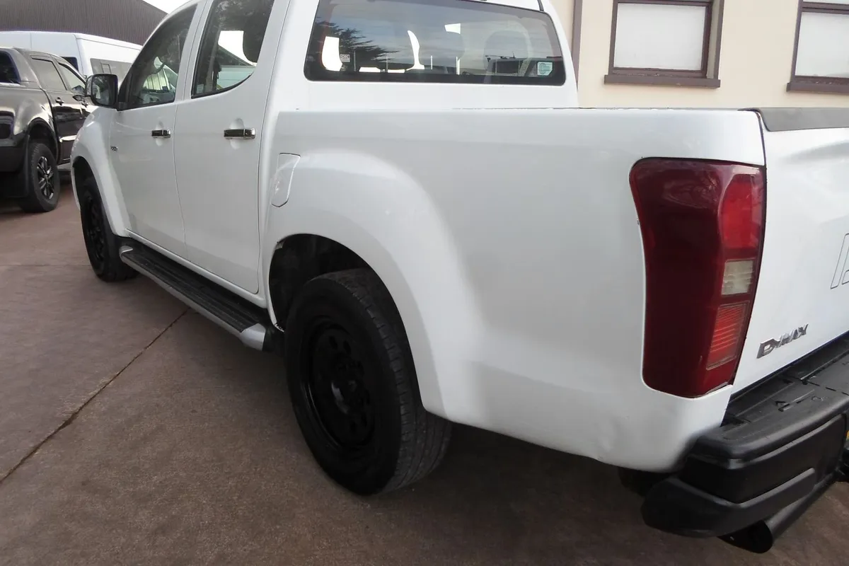 Isuzu D-Max 2018 - Image 3