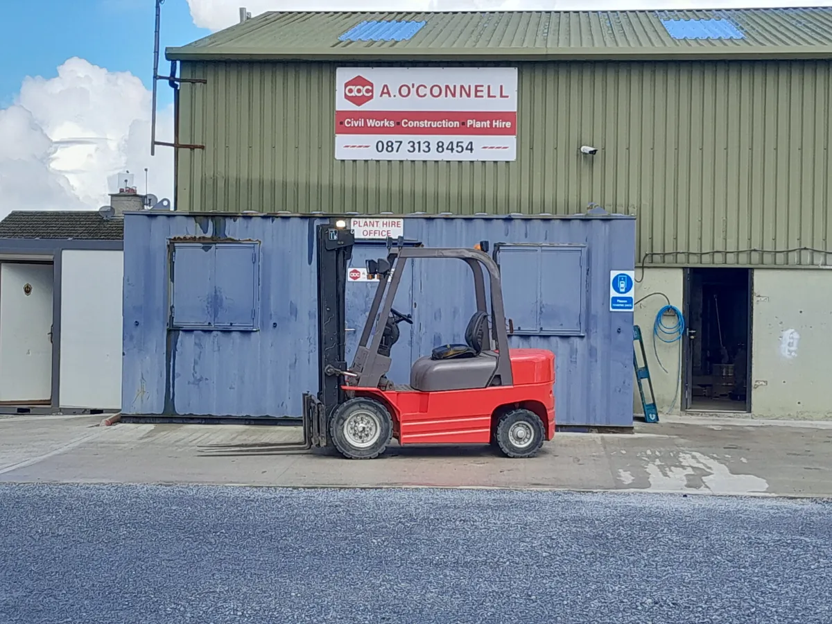 Manitou CD25P Forklift - Image 1