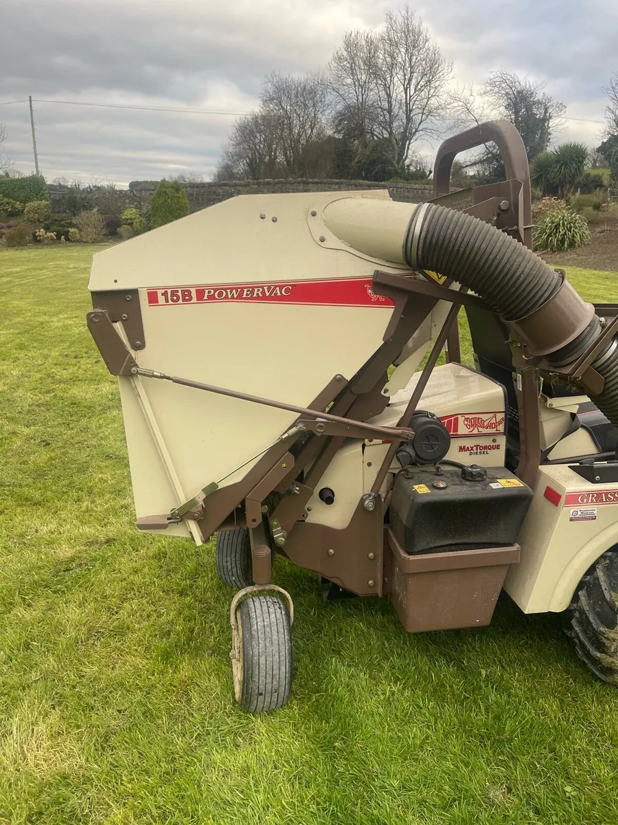 Ride on mower - Image 4