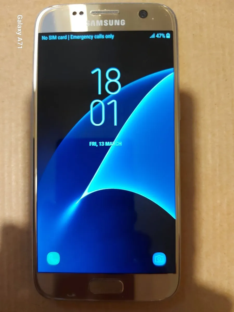 Samsung Galaxy S7, Gold Coloured, 32GB Hdd 4GB Ram - Image 1