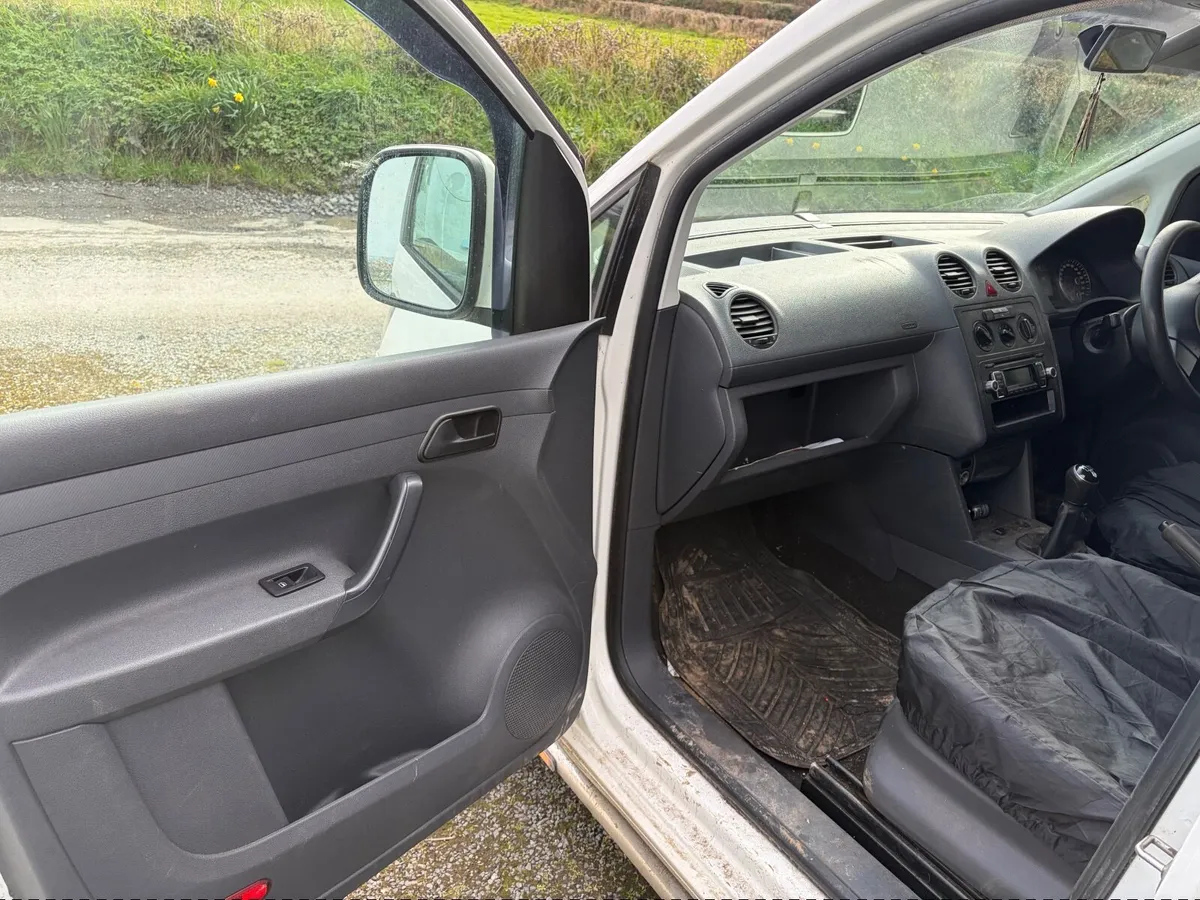 Volkswagen Caddy 2013 - Image 4