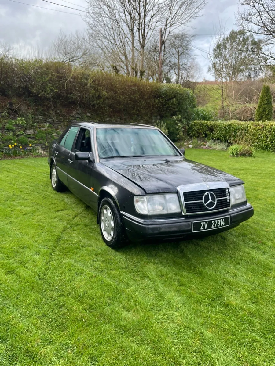 Mercedes 300D - Image 1