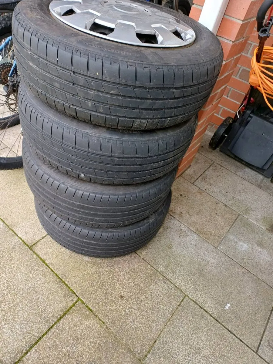 Tyres 205/60/R16 - Image 1