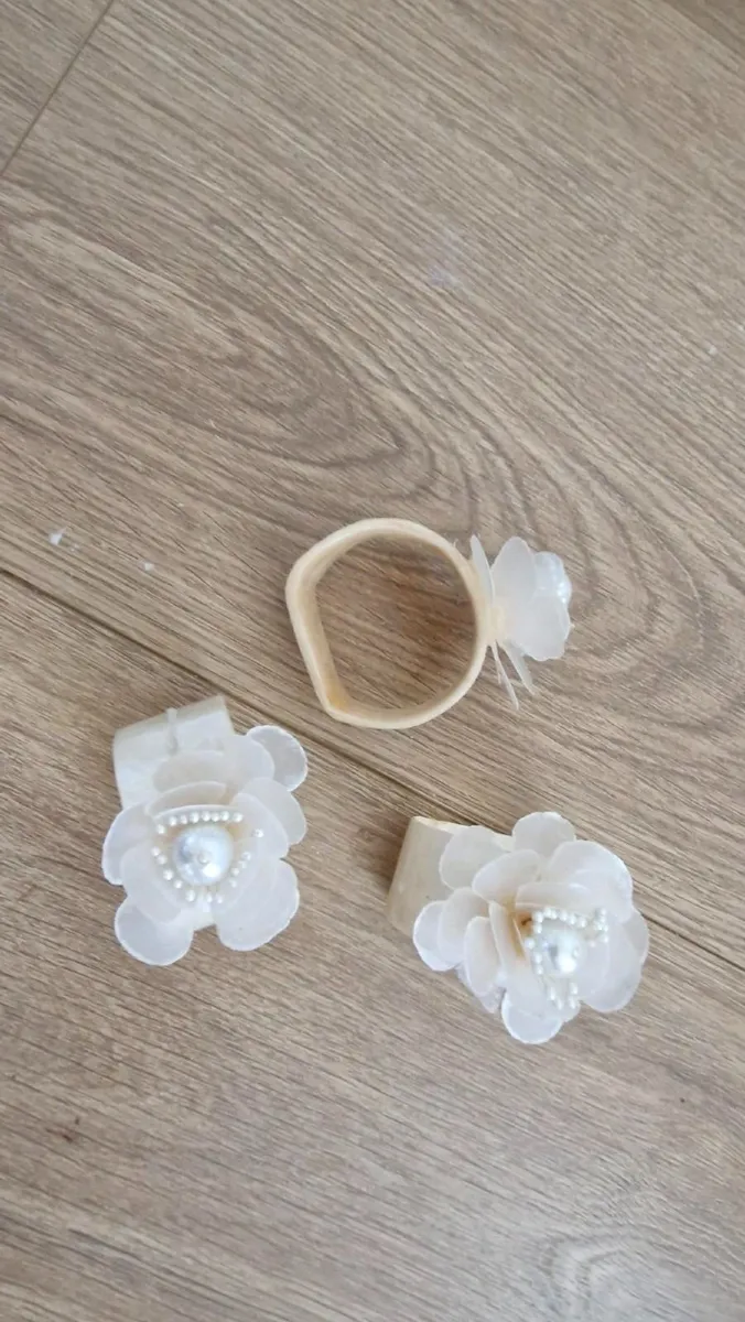 Ivory Napkin Ring Set - Image 2