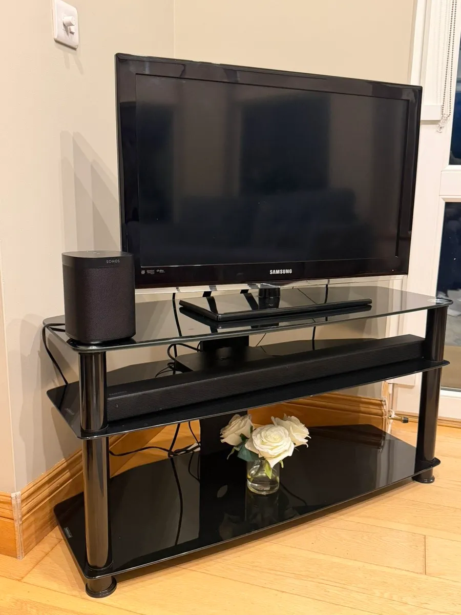 Black corner TV stand