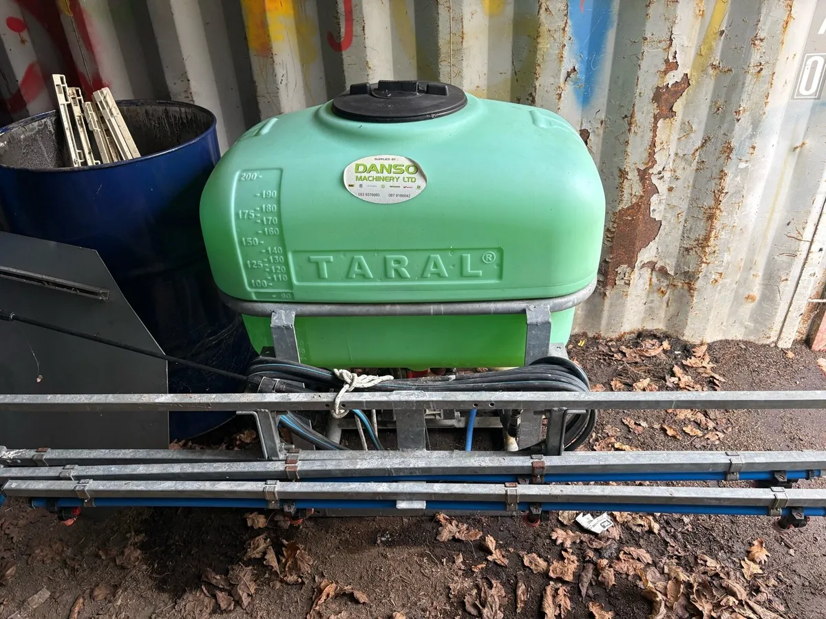 200 lt sprayer for sale - Image 1