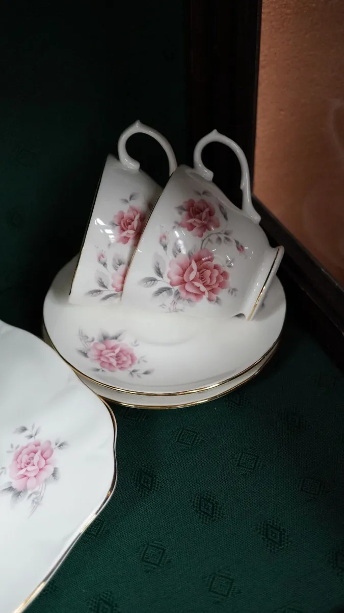 Duchess Pink Roses Bone China Tea Service 21 pcs - Image 4