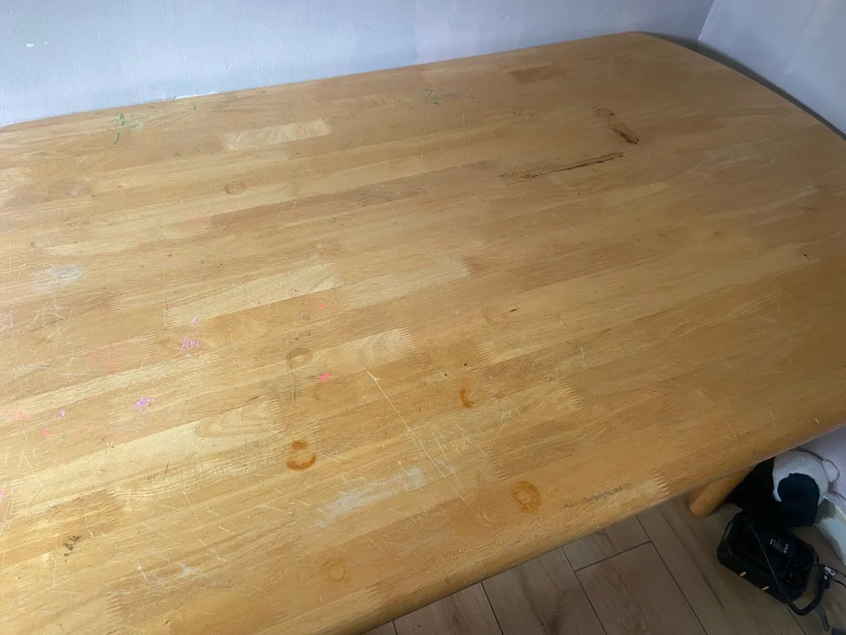 Free solid wood kitchen table - Image 1
