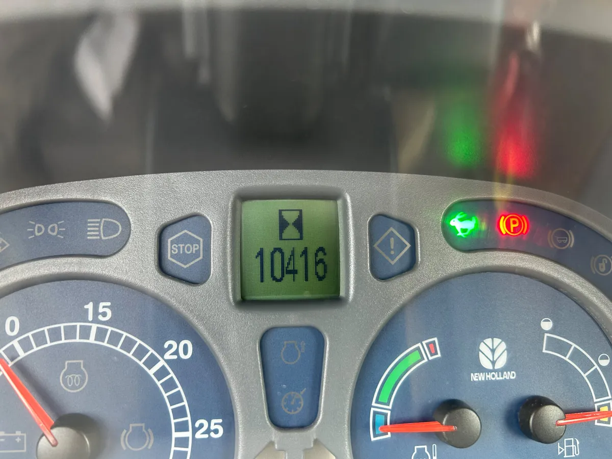 2005 New Holland TS100A with Quicke Loader - Image 4