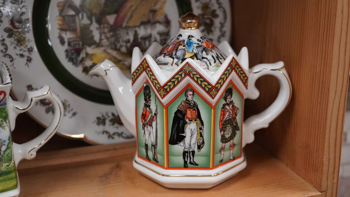 Sadler Teapot - Image 1