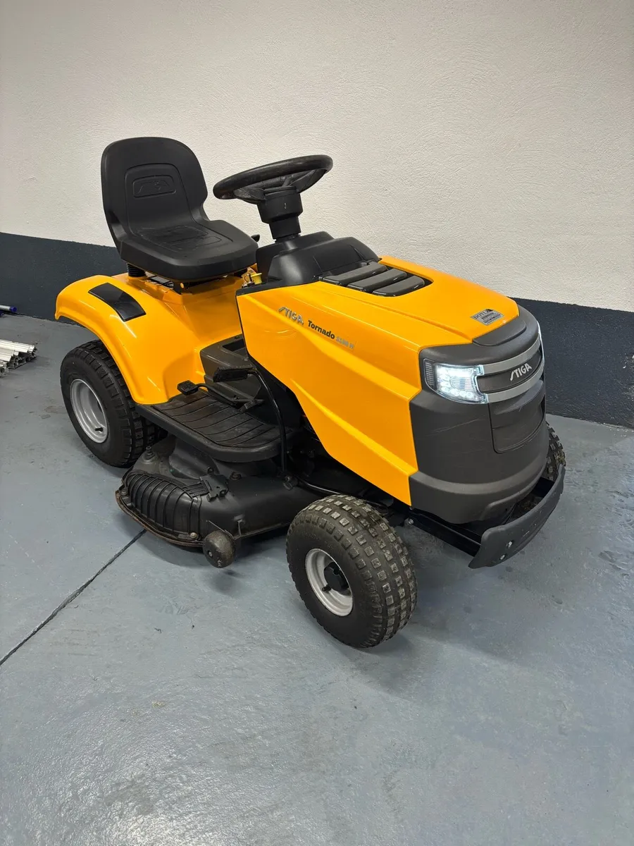 Stiga ride on lawnmower - Image 1