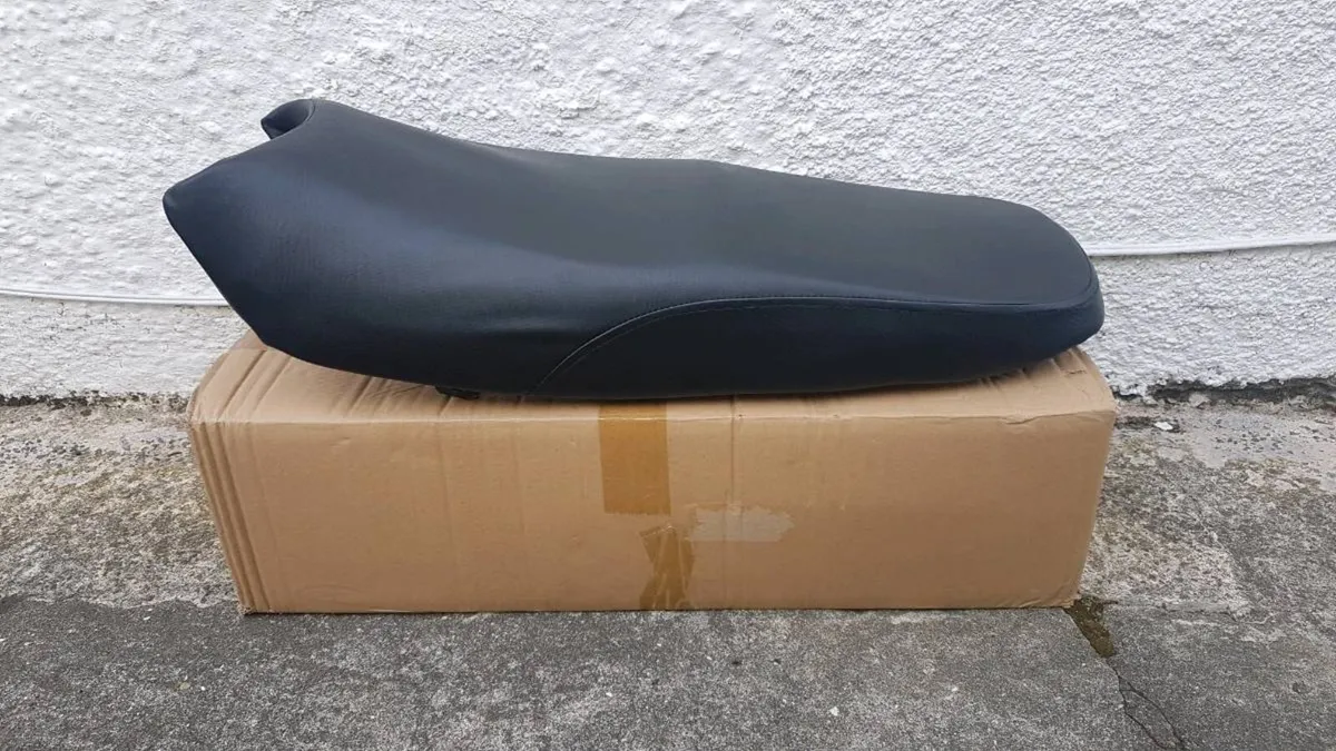 Yamaha ybr125 ybr 125 motorcycle motorbike seat - Image 1