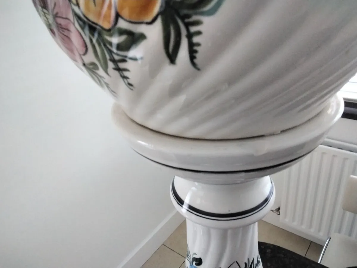 Jardiniere and stand - Image 3