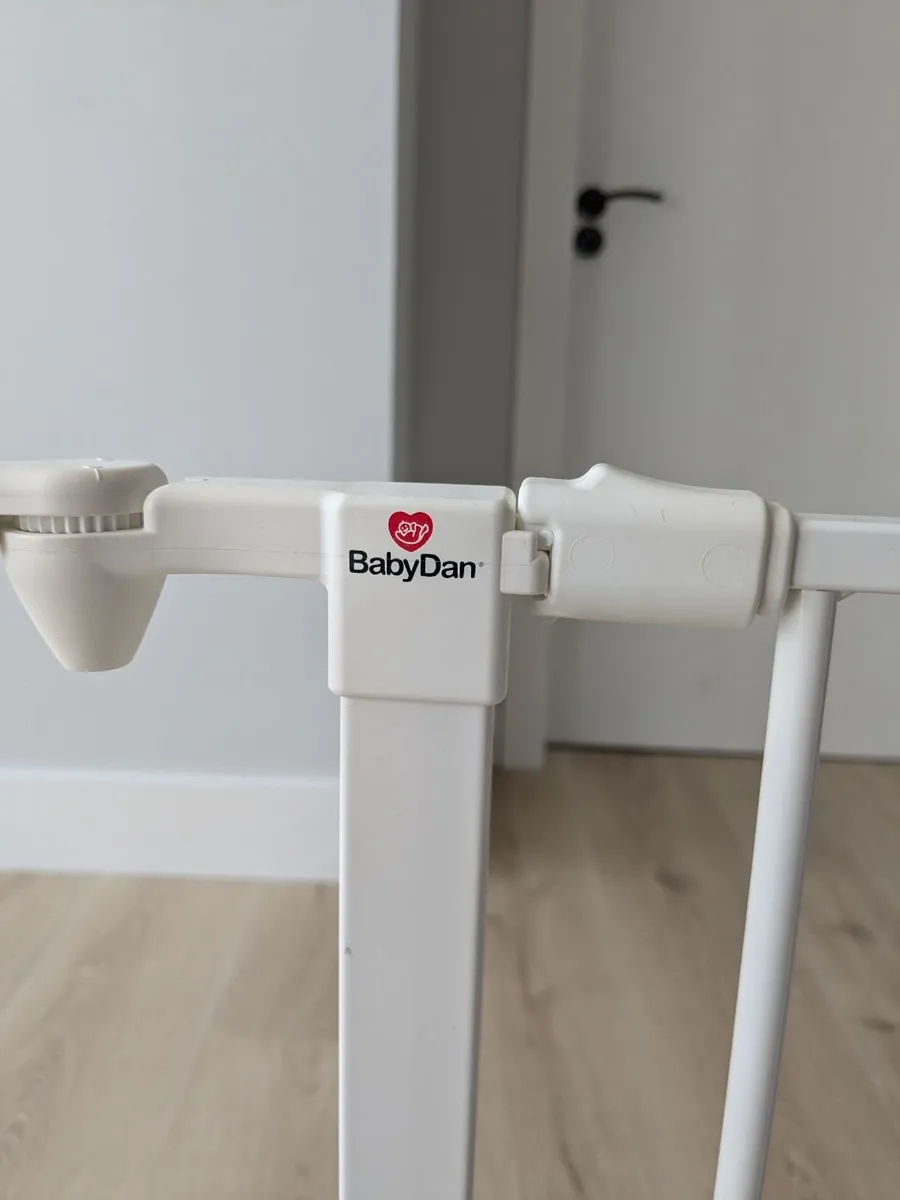 BabyDan Olaf XXX Wide Hearth Gate/ Room Divider - Image 2