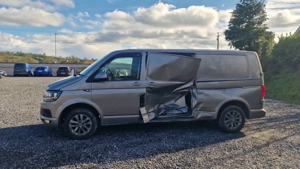 VW TRANSPORTER 2018 - Image 4