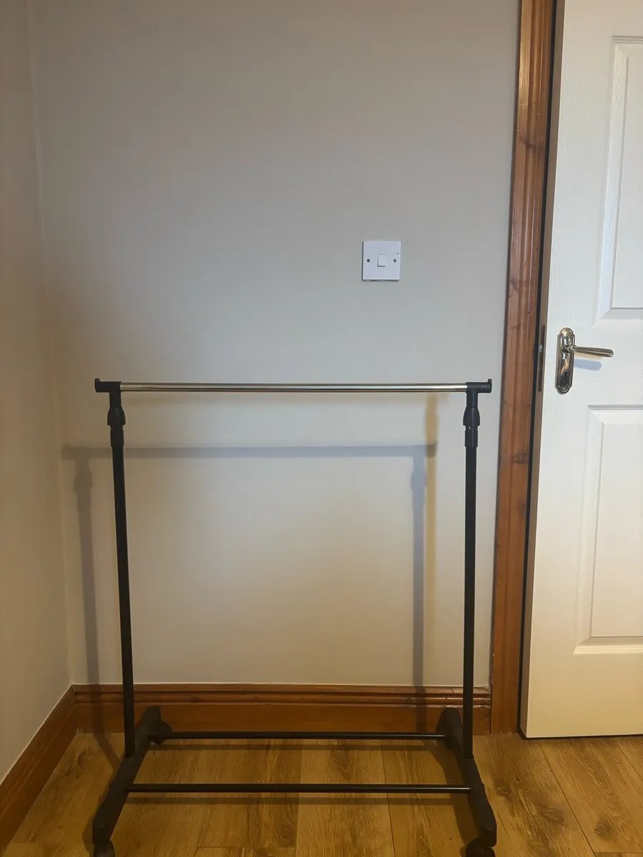 Clothes rail - Image 2