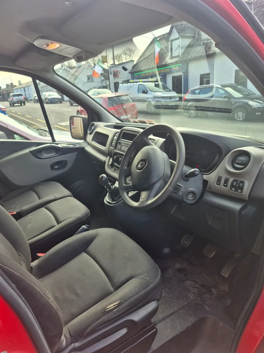 “162 Renault Trafic Business Class LWB – DOE 10/26 - Image 4