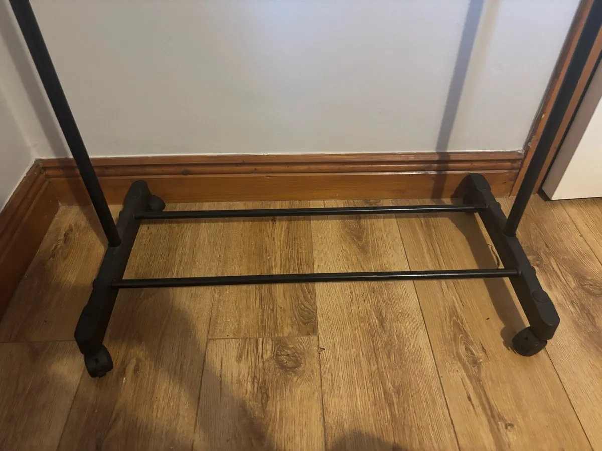 Clothes rail - Image 3