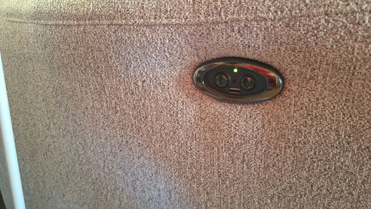 Beautiful three seater sofa. - Image 2