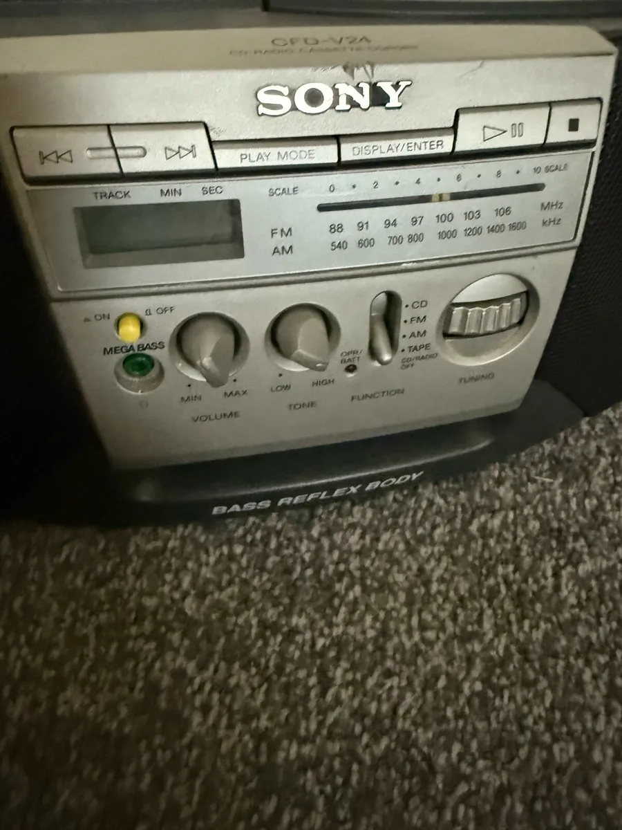 Sony CFD V24 boombox - Image 3
