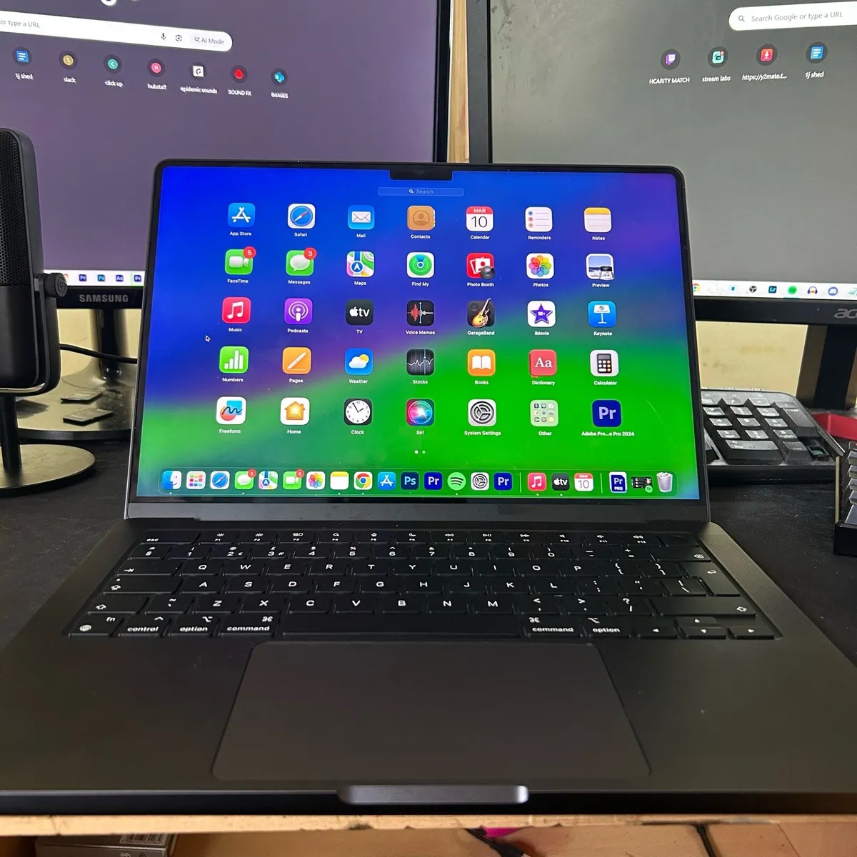 MacBook Pro 14” M3 Pro 18GB / 512GB Space Black - Image 1