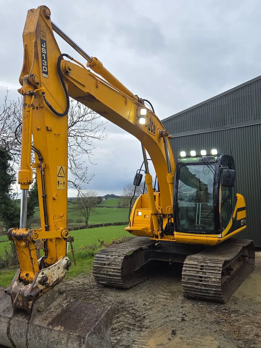 JCB JS130 - Image 1