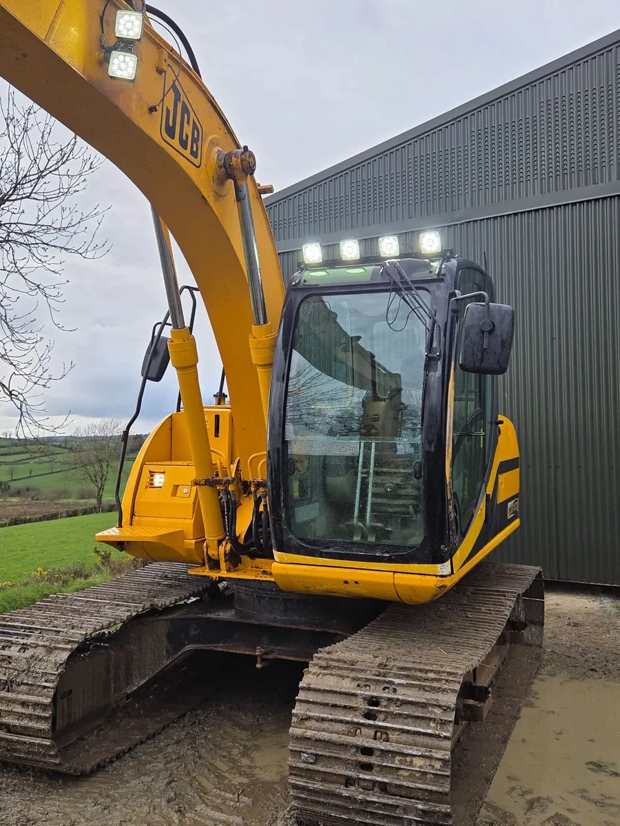 JCB JS130 - Image 4