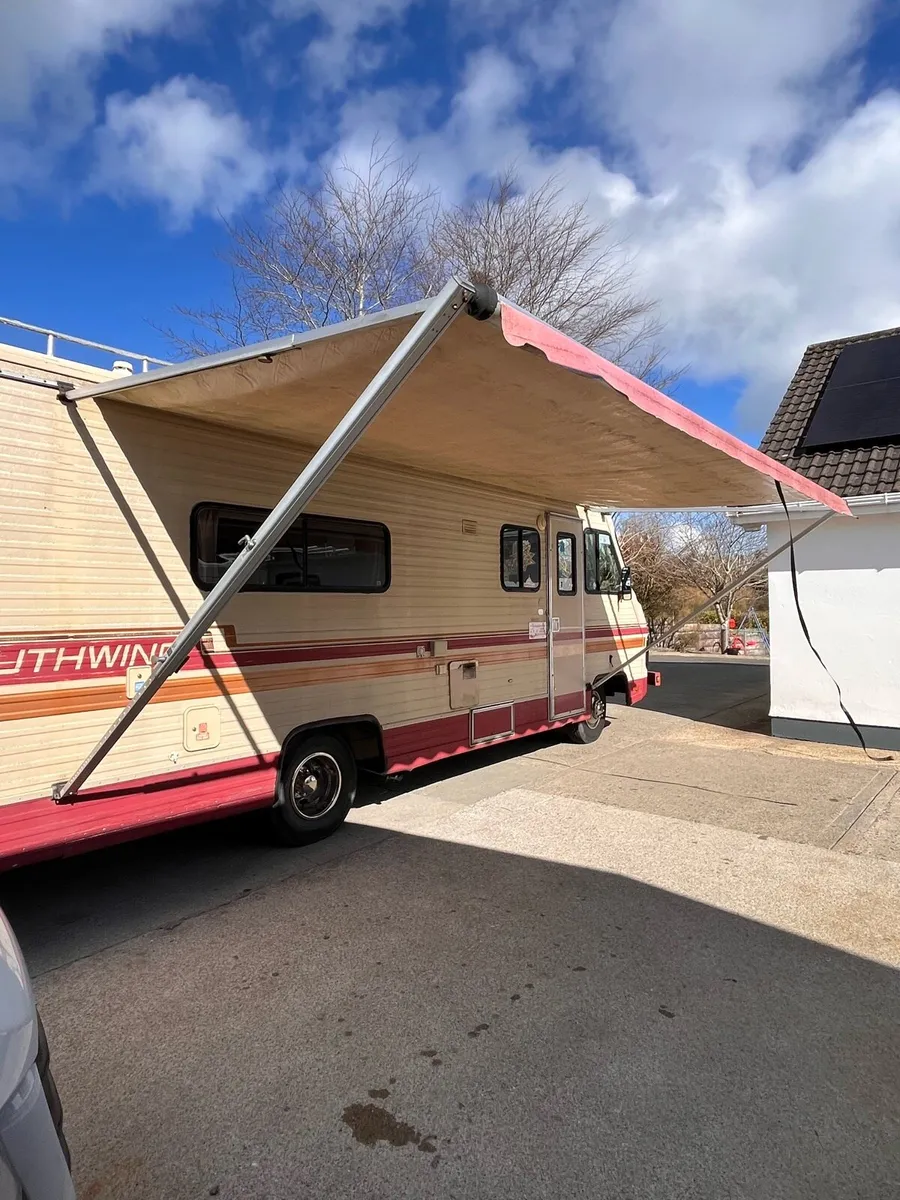 Chevrolet south wind RV camper - Image 2