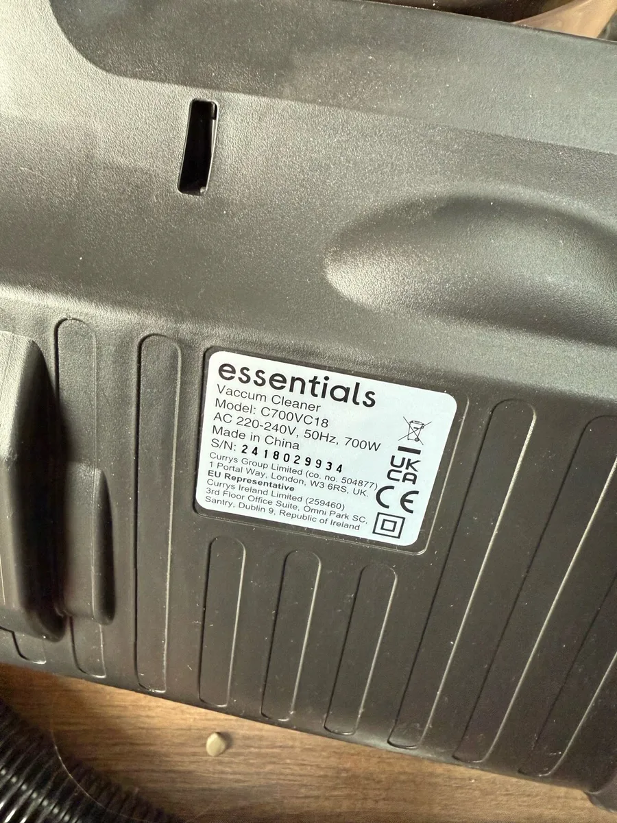 Vacuum cleaner - barely used - Image 3