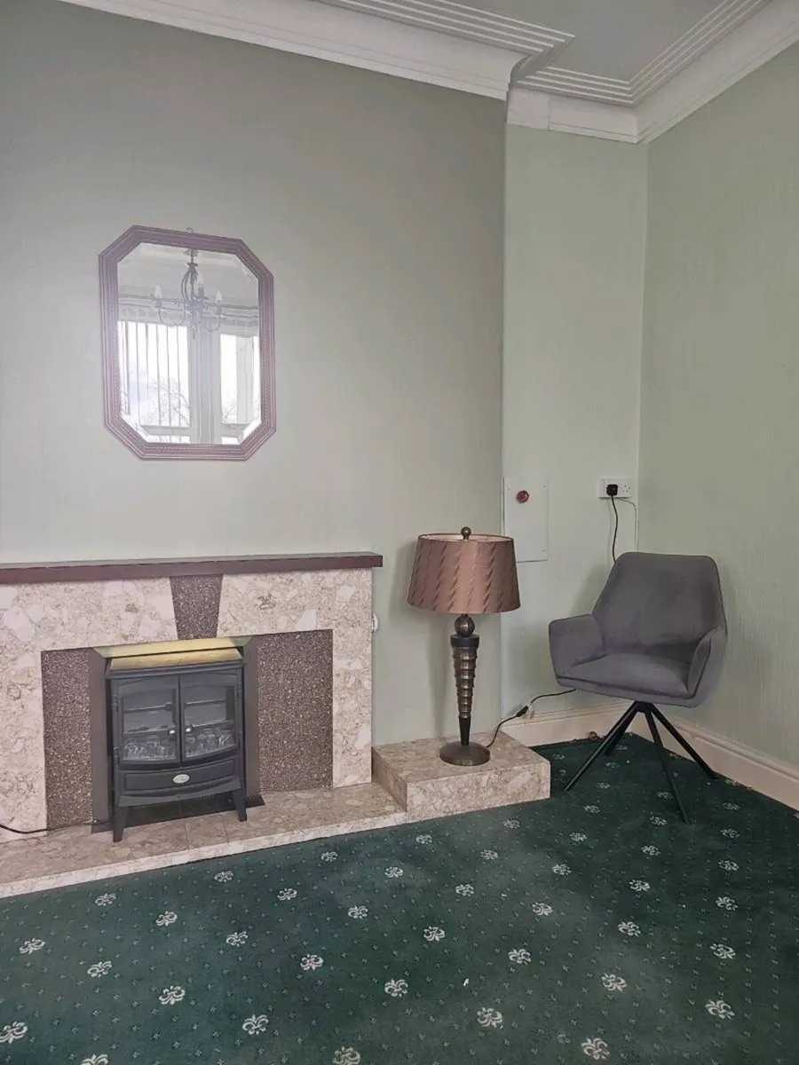 Octagonal wall mirror with decorative wooden frame - Image 4