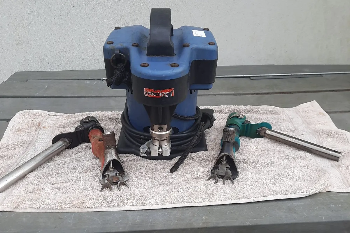 Sheep shearing equipment - Image 1