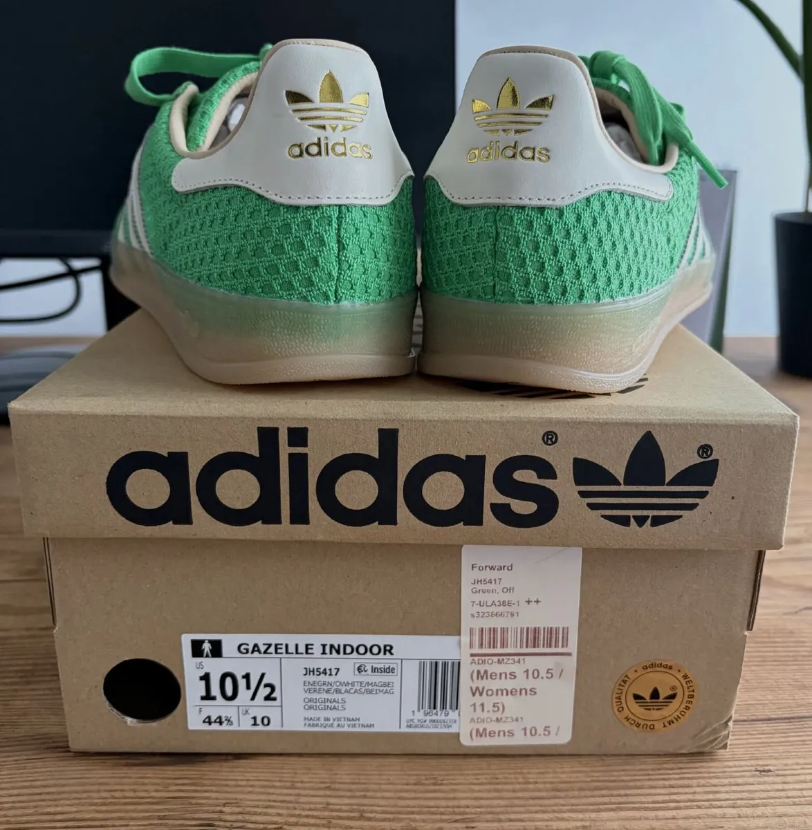 Adidas Gazelle Trainers. Brand New - Size: UK10 - Image 3