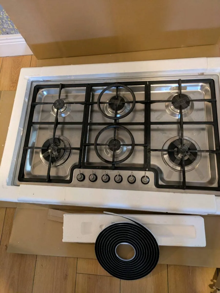 Smeg 6 burner gas hob - Image 1