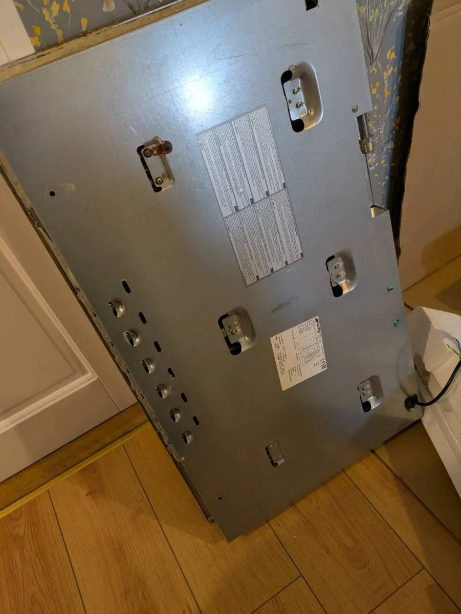 Smeg 6 burner gas hob - Image 2