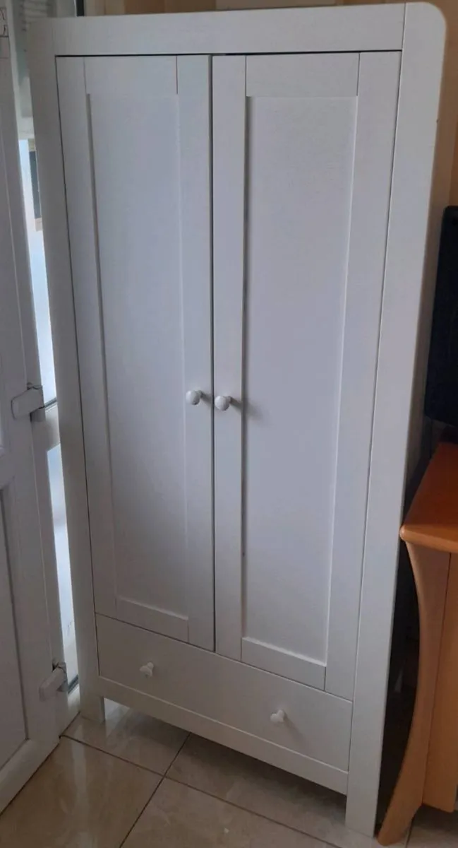 White wardrobe - Image 1