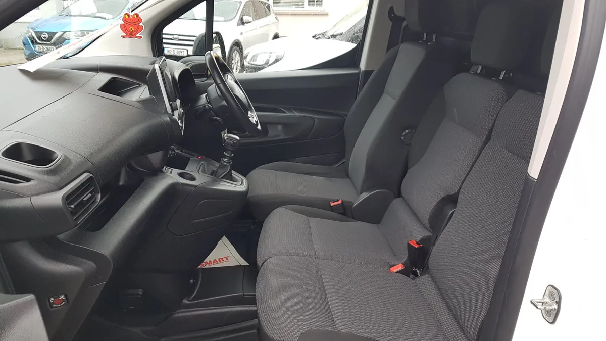 Citroen Berlingo 221D 45KM HI SPECK 100BHP VAT INV - Image 4
