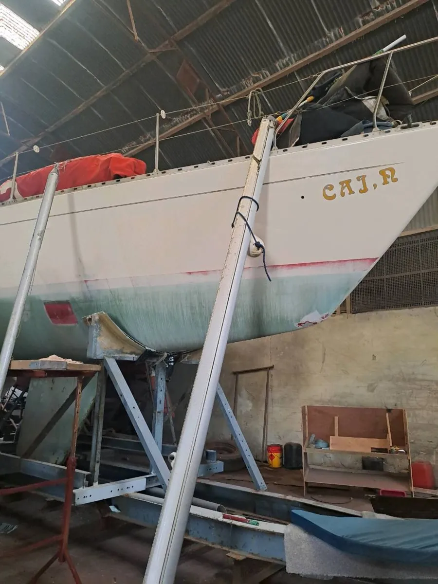 Sigma 33 yacht - Image 3