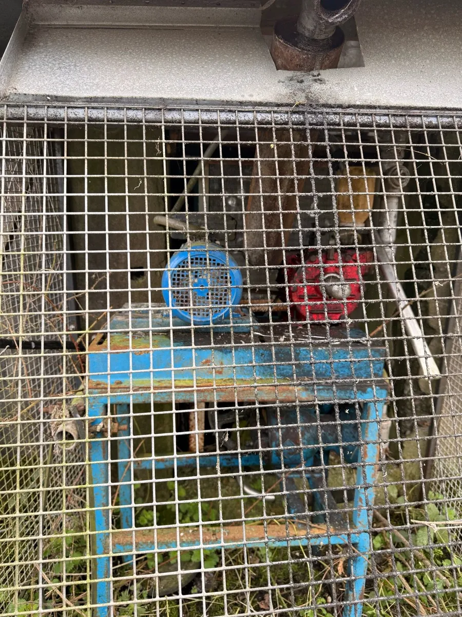 Motor and pump - Image 4