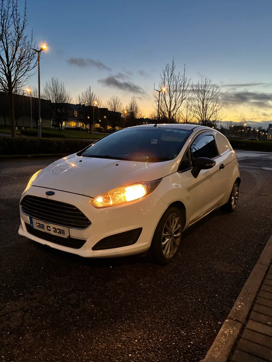 2013 Ford Fiesta Van - Image 1