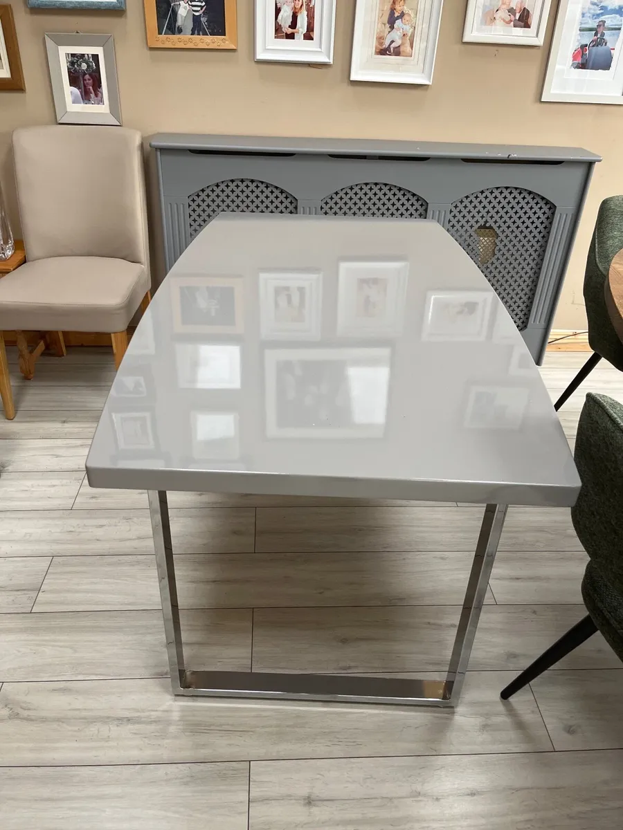 Kitchen Table - Image 2