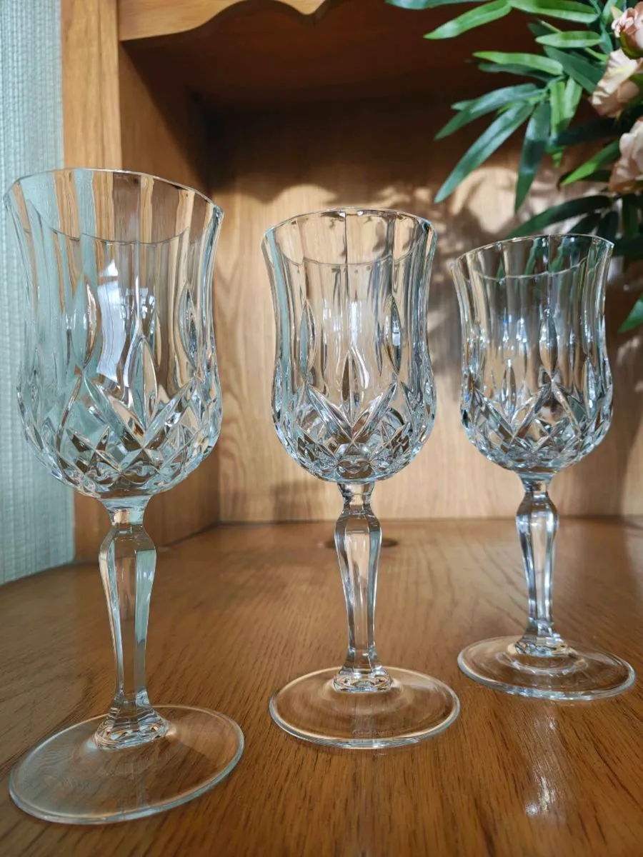 3 Killarney Crystal Wine Glasses – Classic Cut - Image 1