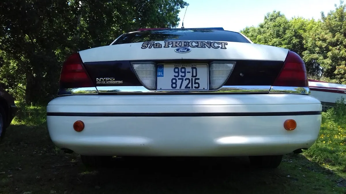 Ford Crown Victoria - Police Interceptor - Image 2