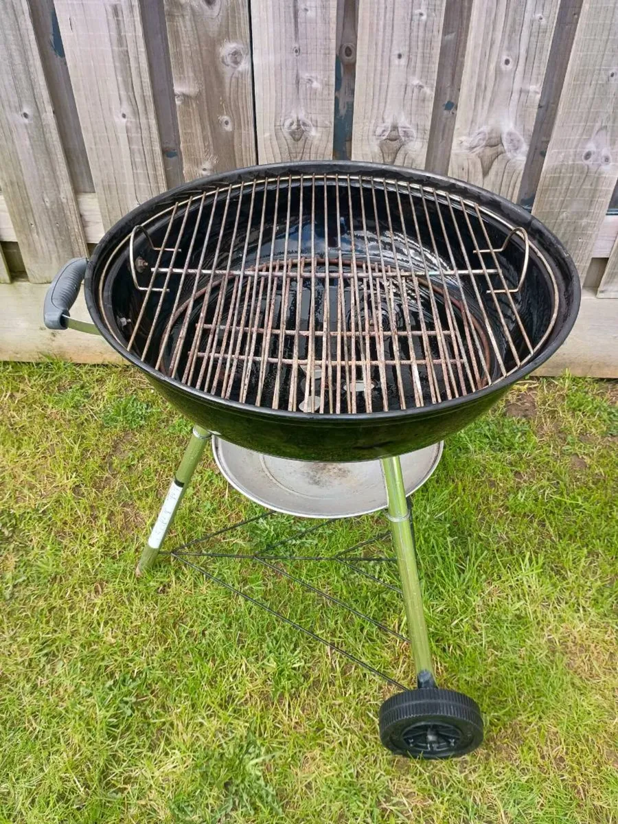 Weber Large BBQ + accessories - Image 3