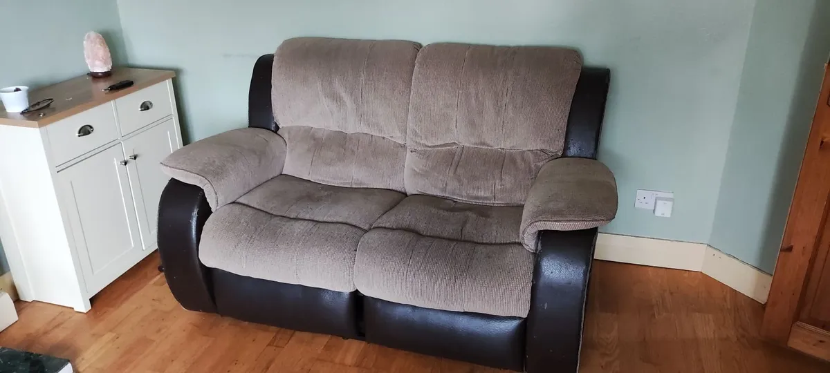 Two seater recliners - Image 1