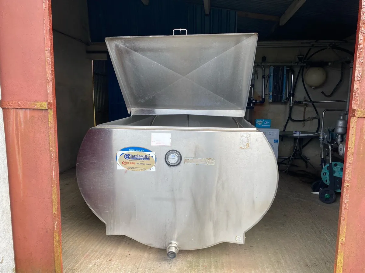 Milk tank perfect condition - Image 2