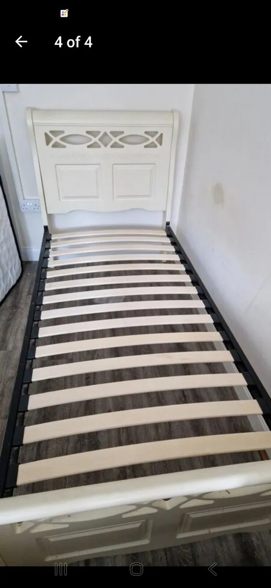 Single bed - Image 1