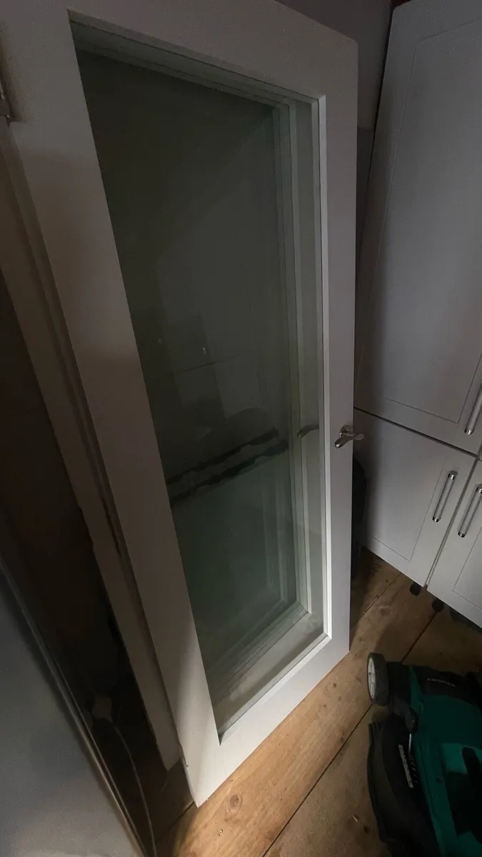 Two glass doors - Image 1