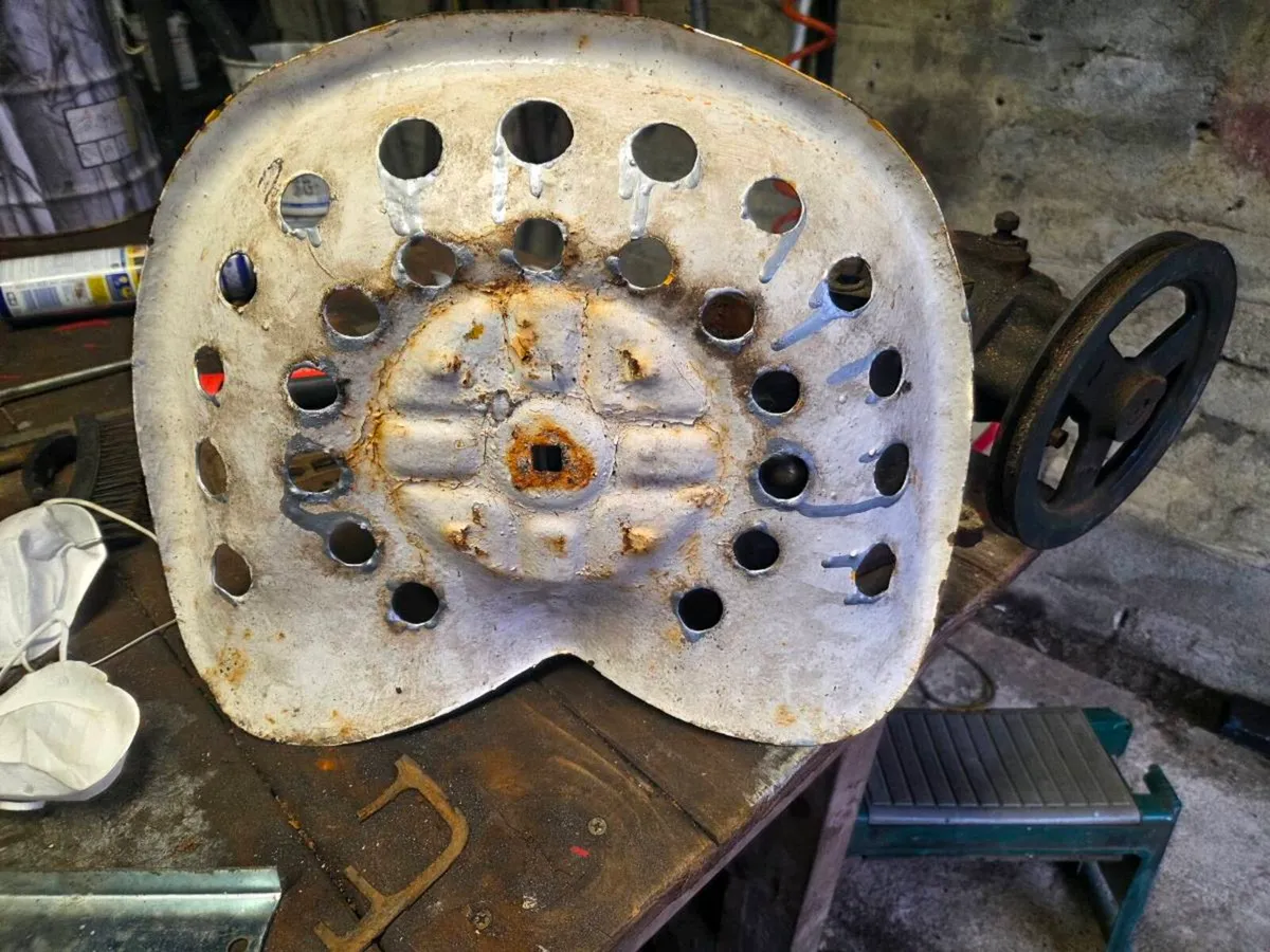 Tractor seat - Image 2