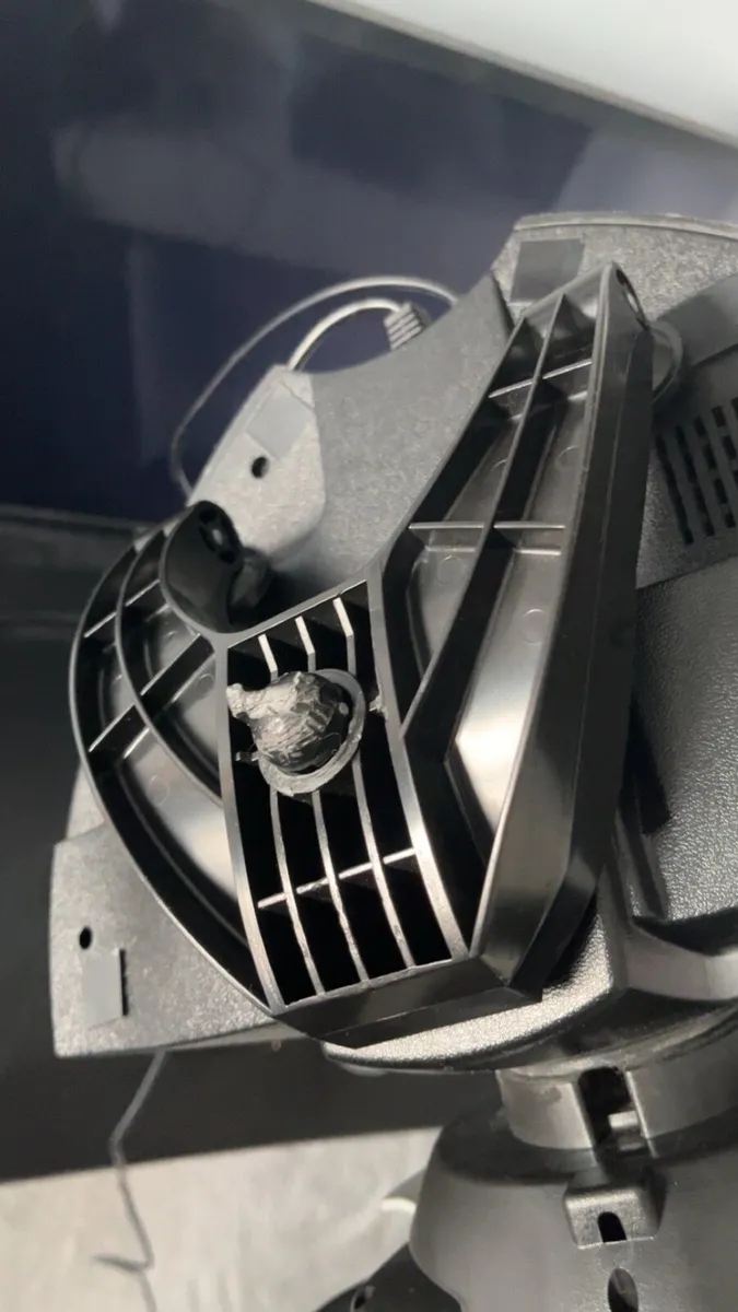 Thrust master gaming wheel - Image 4